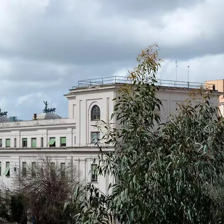 Modern Cozy Apartment Near The Colosseum In Rome
