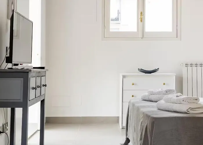 Modern Cozy Near The Colosseum In Rome