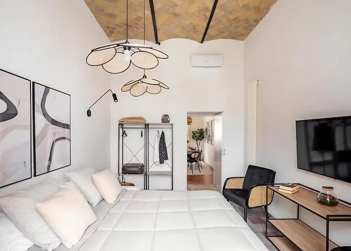 Modern Cozy Near The Colosseum In 4* Roma