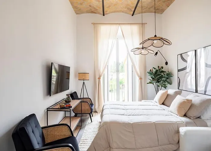 Modern Cozy Near The Colosseum In Pensión Roma
