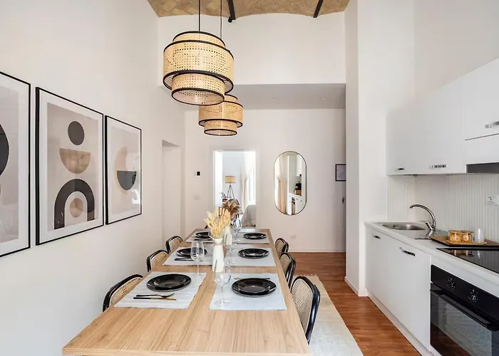 Modern Cozy Near The Colosseum In Pensión Roma